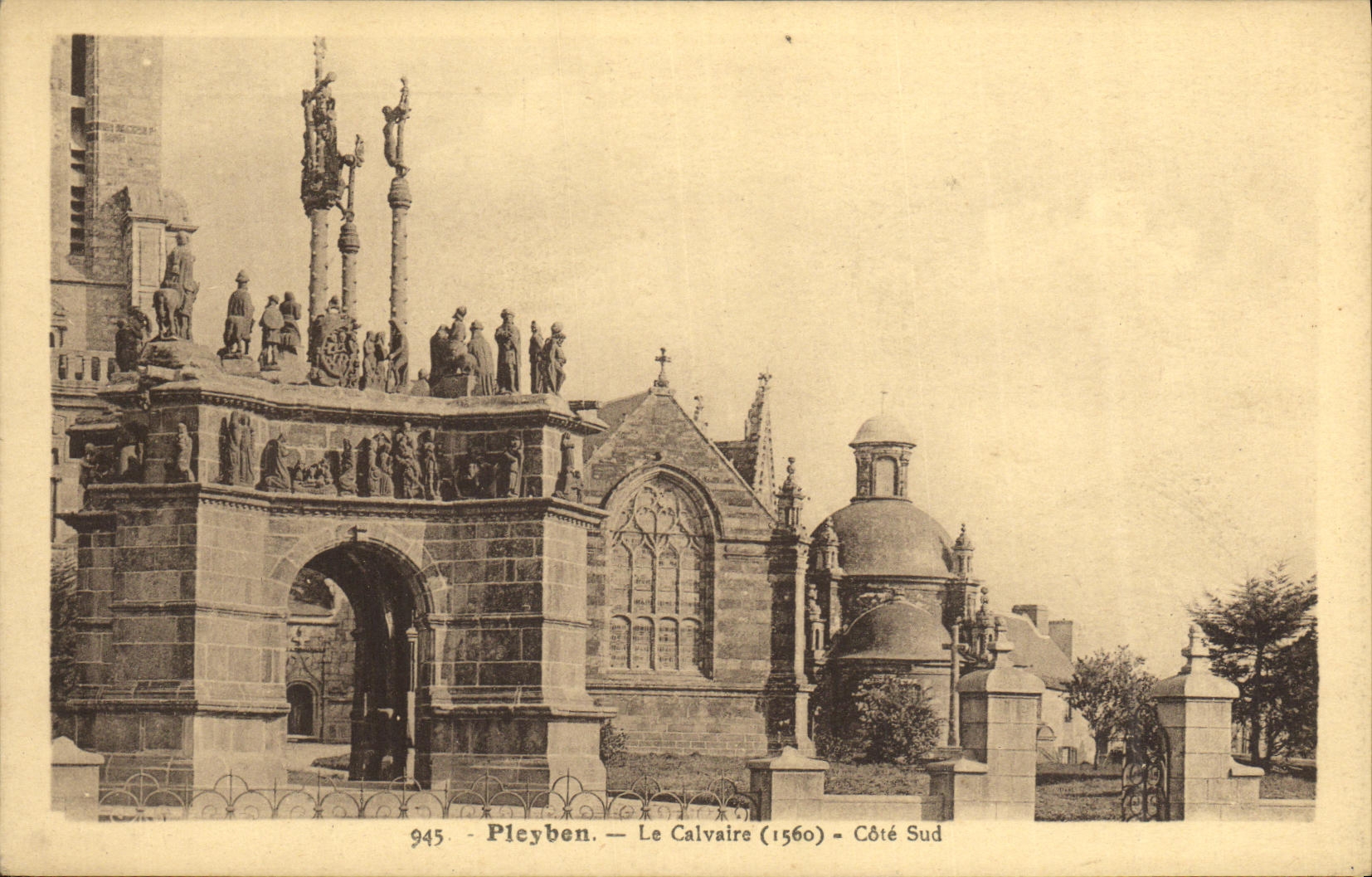 VINTAGE POSTCARD Pleyben the Martyrdom Southern part