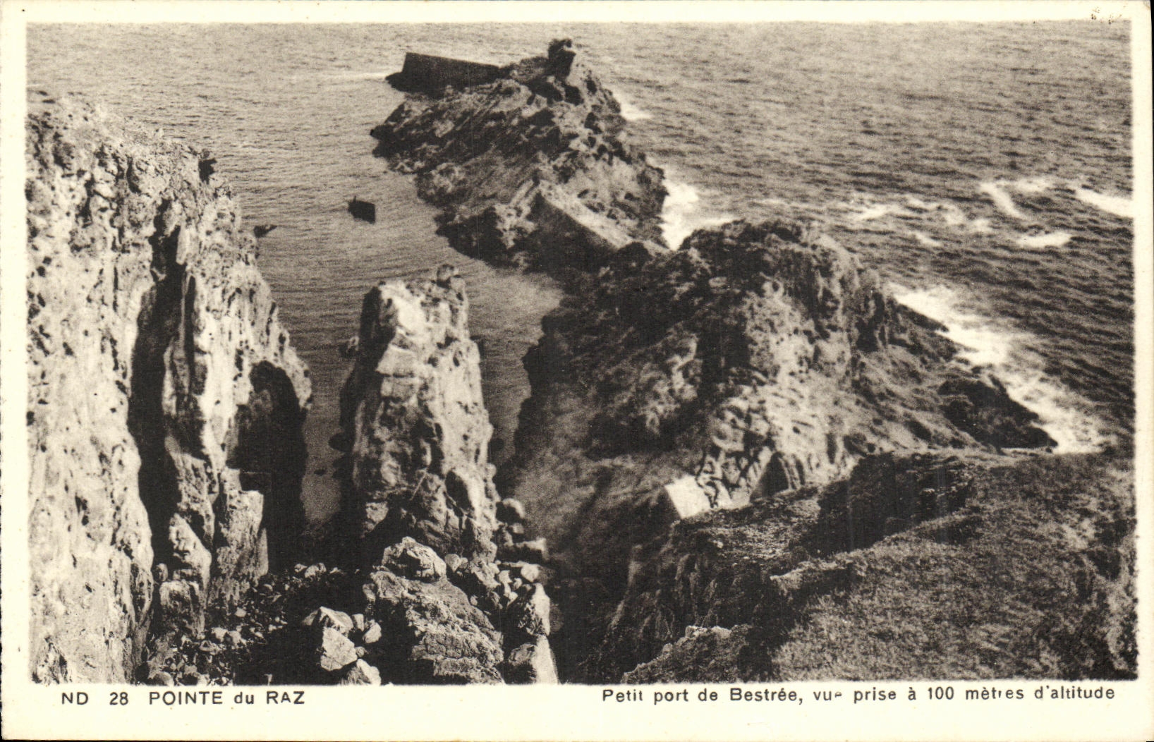 CPA La Pointe du raz Petit port de Bestree 