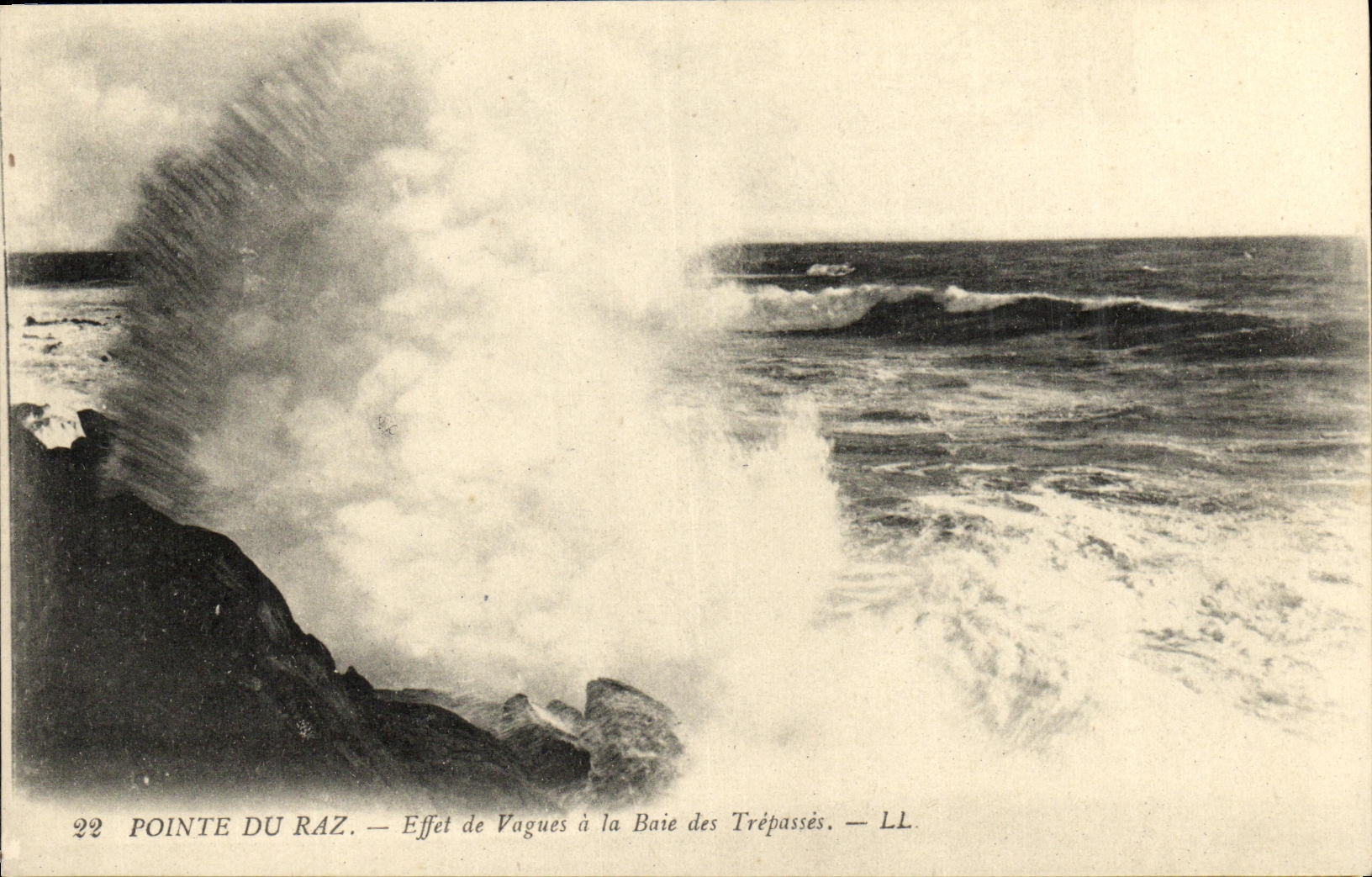 CPA La Pointe du raz Effet de Vagues a la baie des trepasses