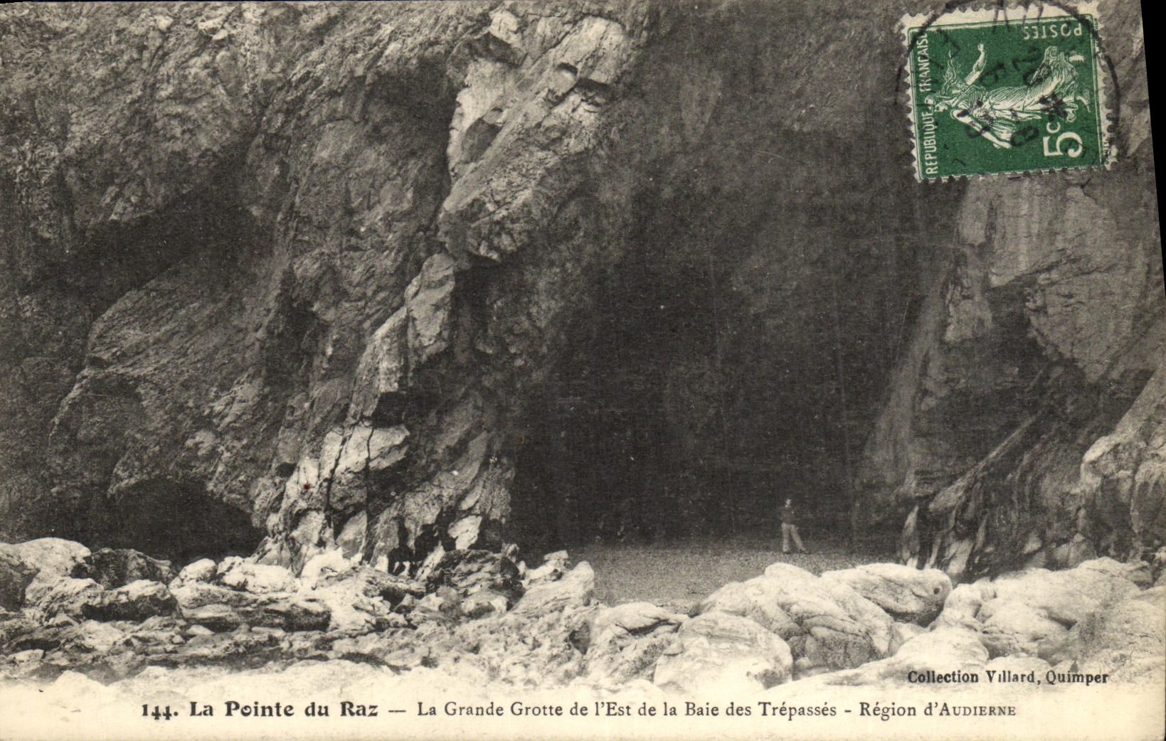 CPA La Pointe du raz La Grande grotte de l Est de la baie des Trepasses Region d Audierne