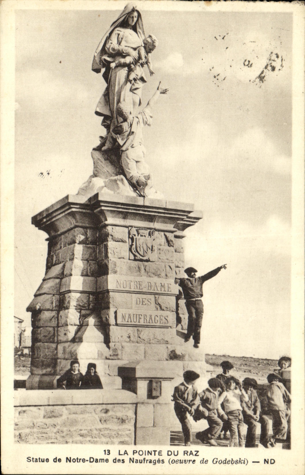 CPA La Pointe du raz Statue de Notre Dame des naufrages