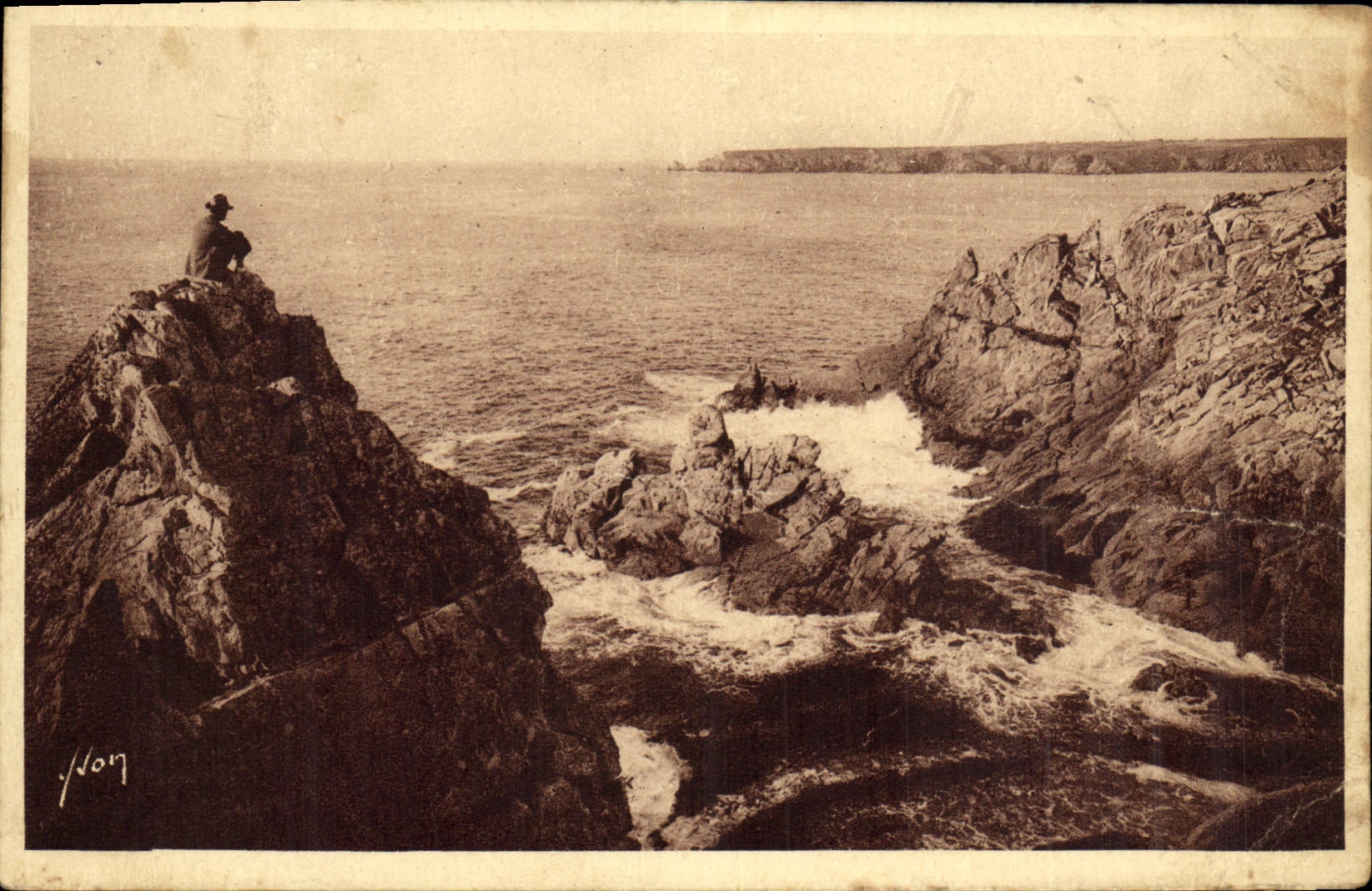 CPA La Pointe du raz Finistere Baie des Trepasses et pointe du Van