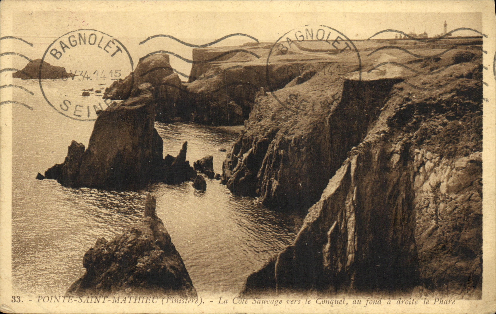 CPA La Pointe Sainte Mathieu La cote sauvage vers le Coliquet Le phare