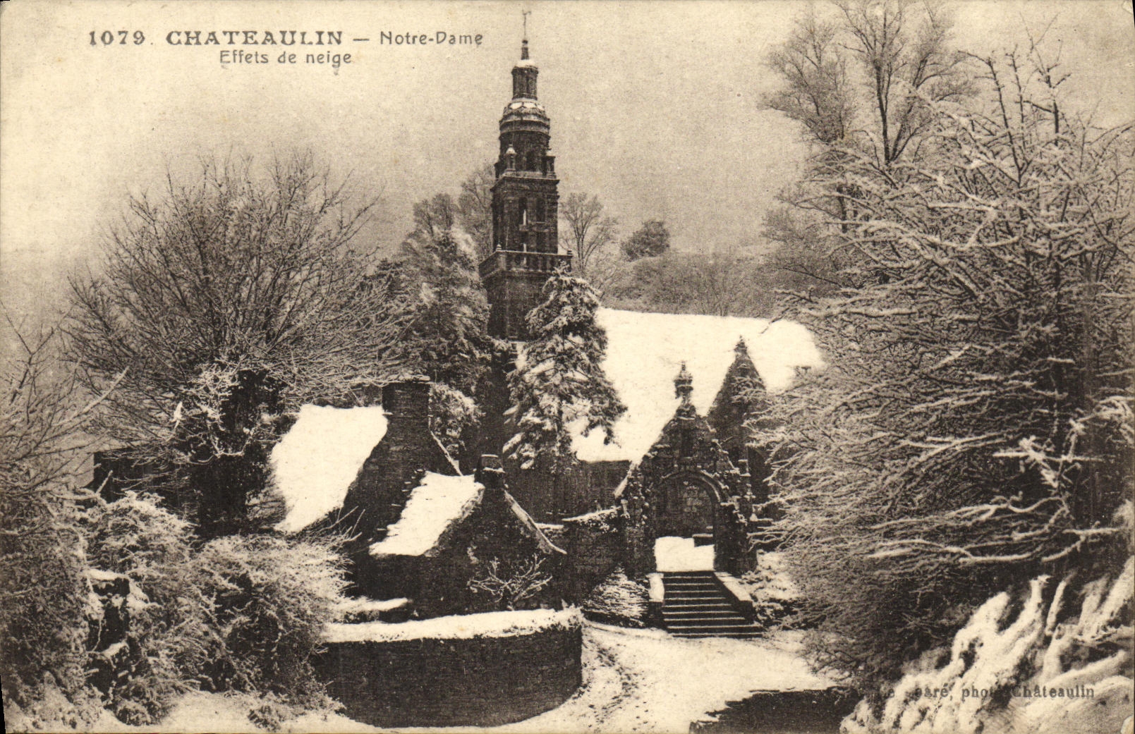 VINTAGE POSTCARD Chateaulin Notre Dame Effects of snow