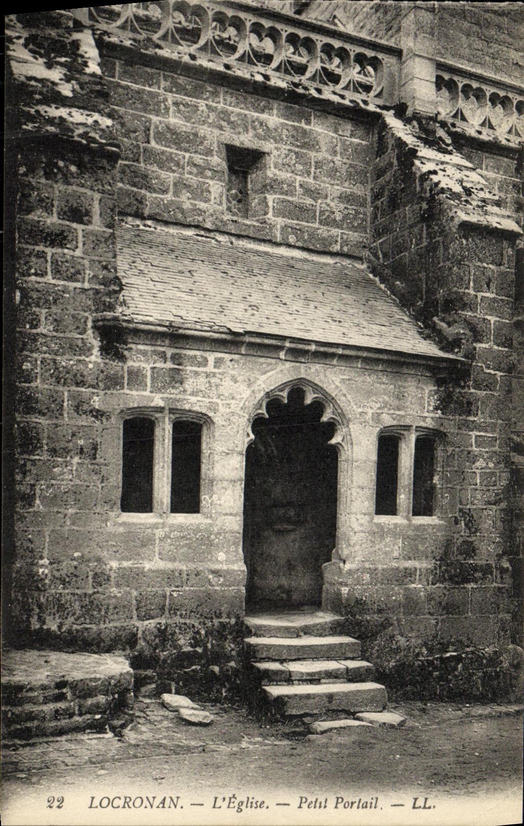 VINTAGE POSTCARD Locronan L Church Small Gate