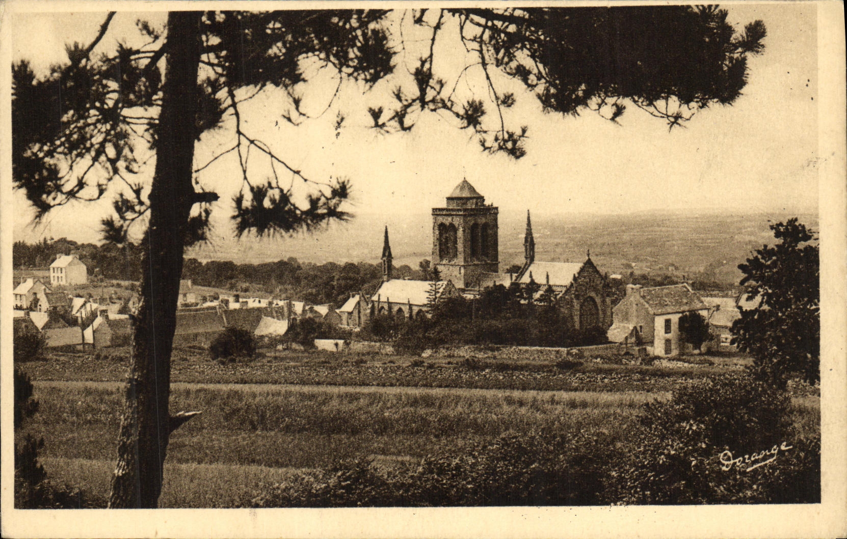 VINTAGE POSTCARD Locronan View