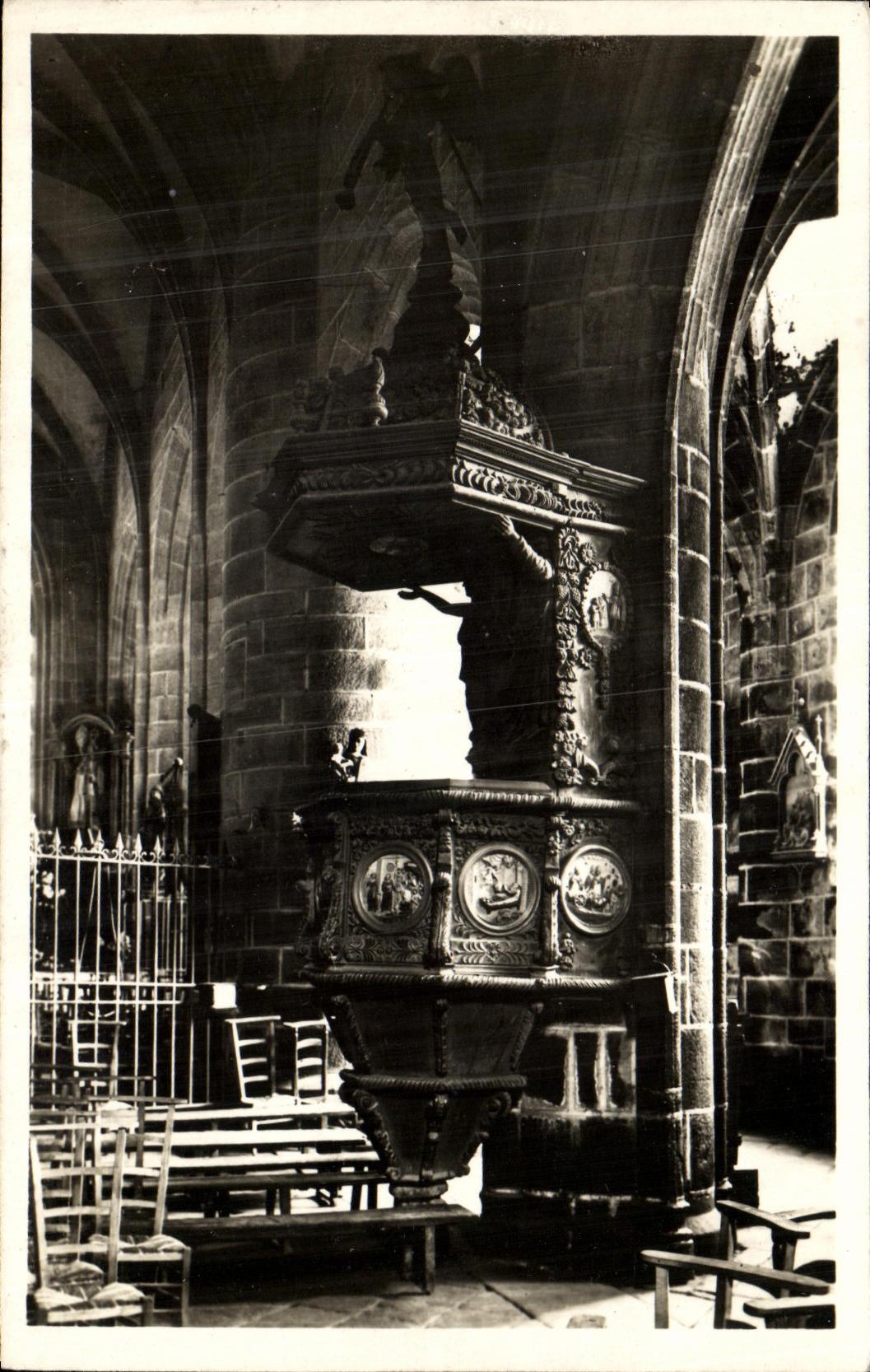 VINTAGE POSTCARD Interior Locronan of L Church the Pulpit