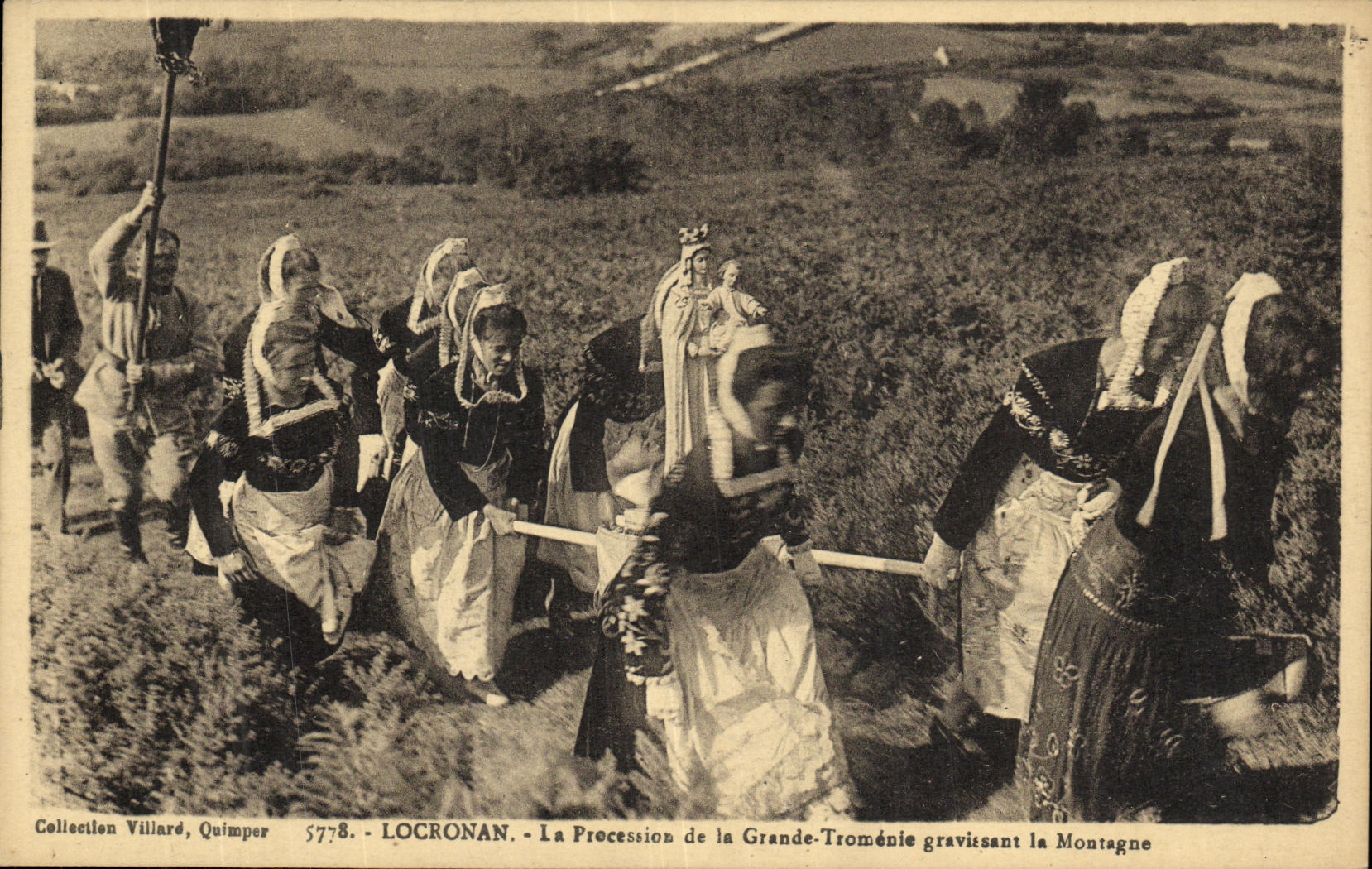Perdon de Locronan de la POSTAL de la VENDIMIA de Tromenie grande la procesion del traje grande del folklore de Tromenie