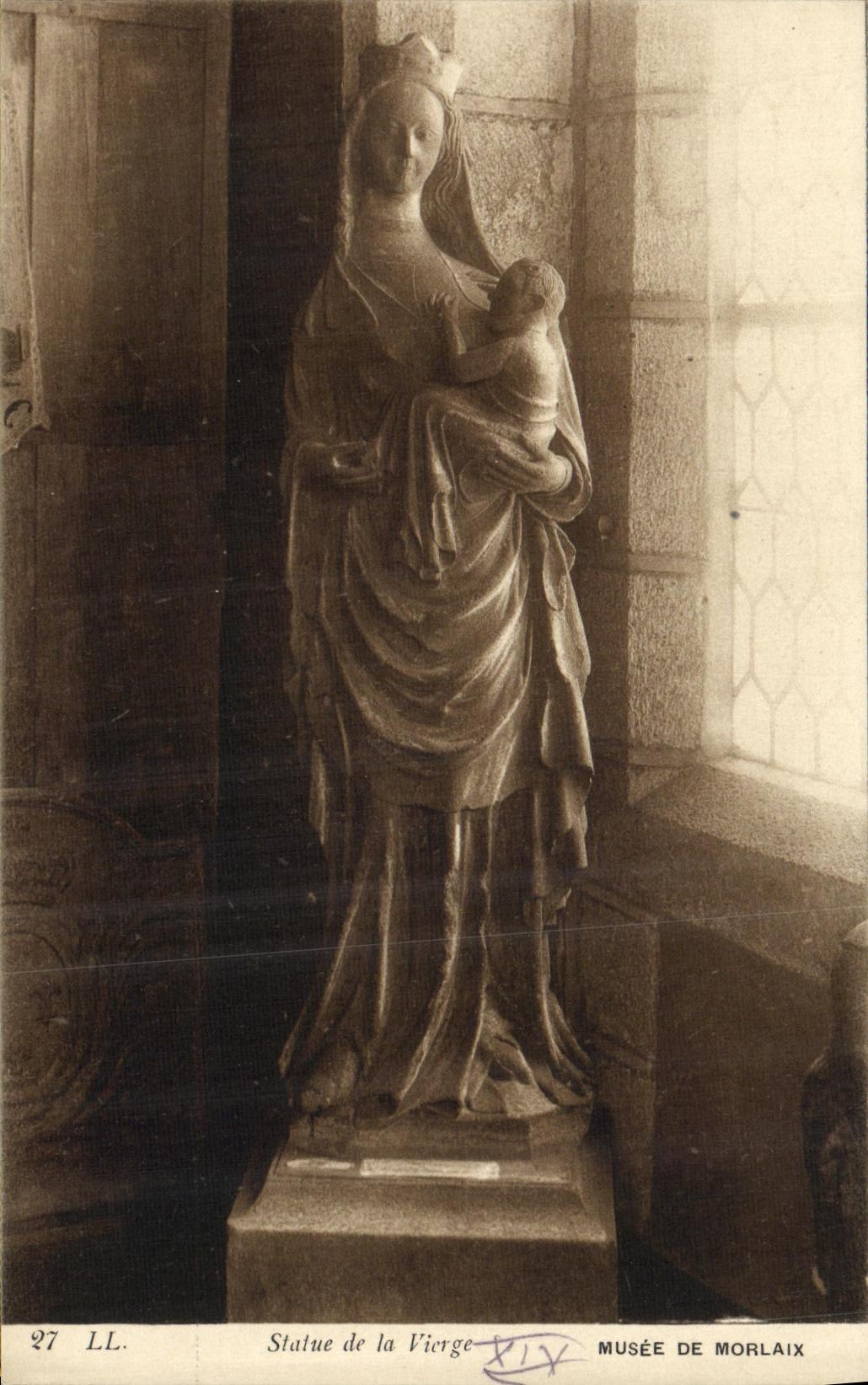 CPA Morlaix Statue de la Vierge Musee