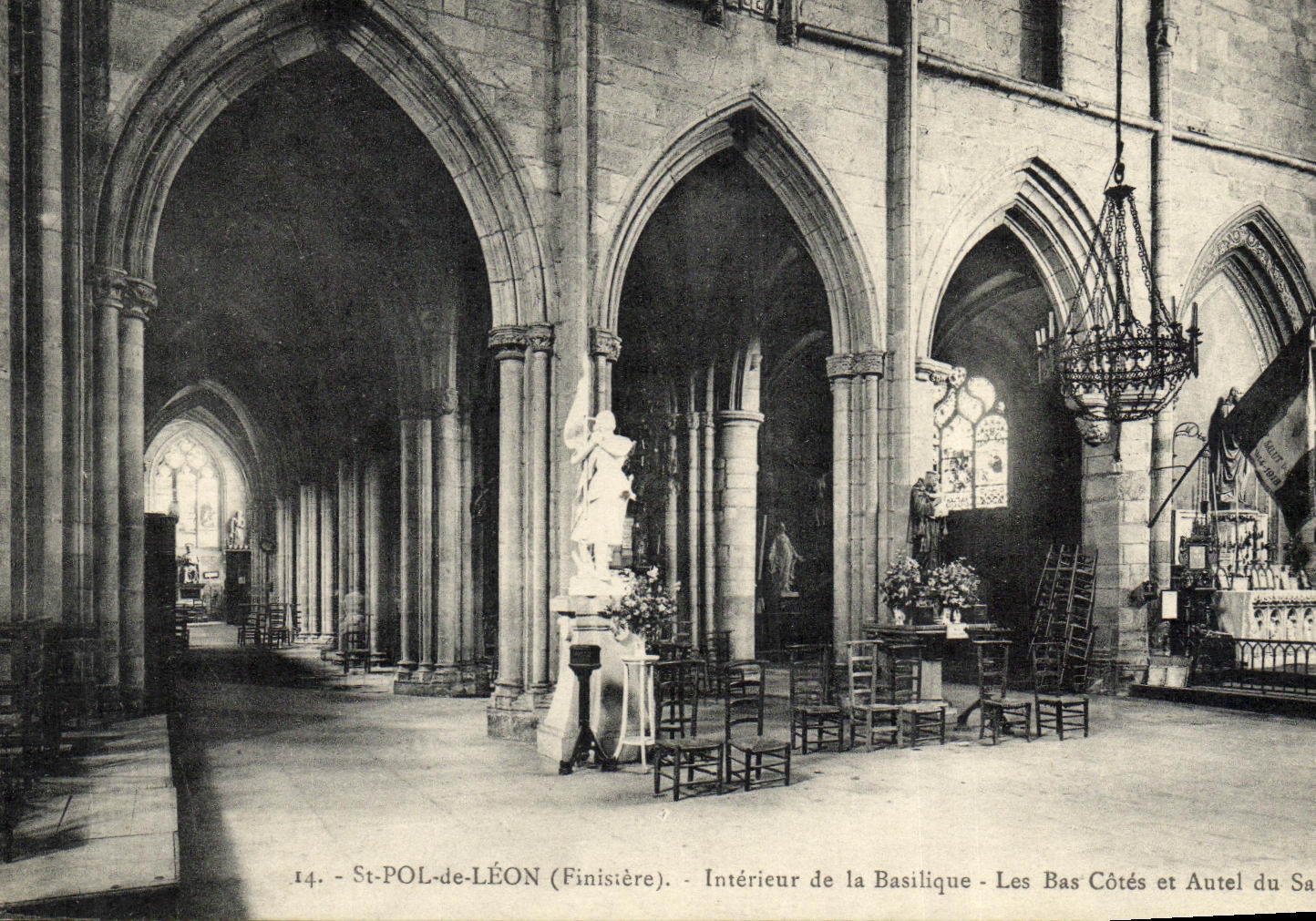 VINTAGE POSTCARD Holy pol  Of Interior Leon of the Basilica Low Dimensions and Furnace bridge of the Sacring heart