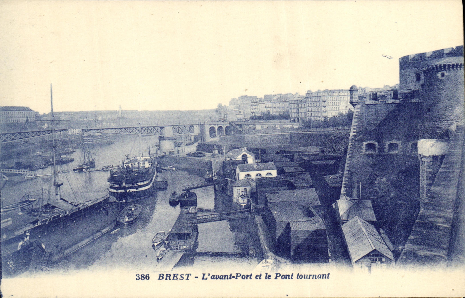 CPA Brest L avant Port et le Pont tournant Bateau