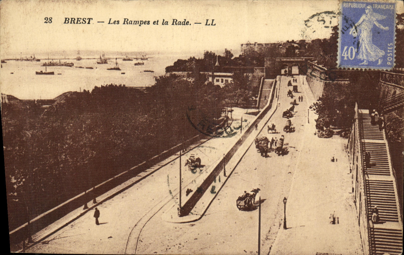 CPA Brest Les Rampes et la Rade