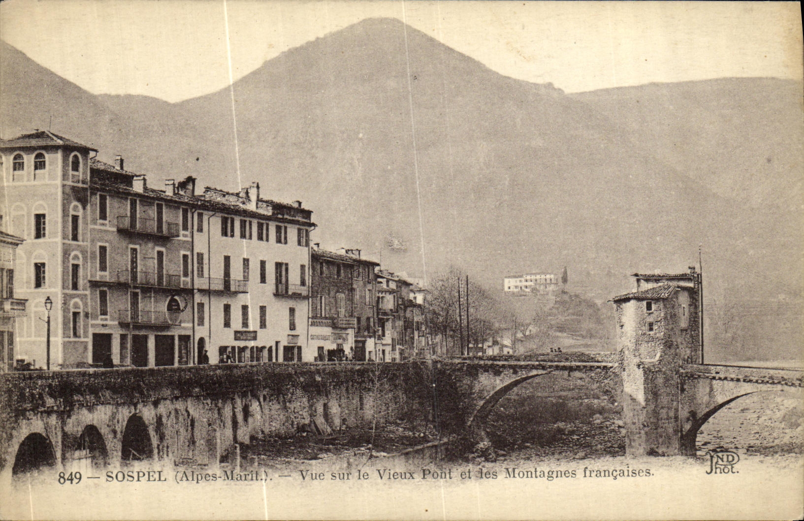 CPA Sospel Vu8e sur le Vieuxpont et des Montagnes Francaises