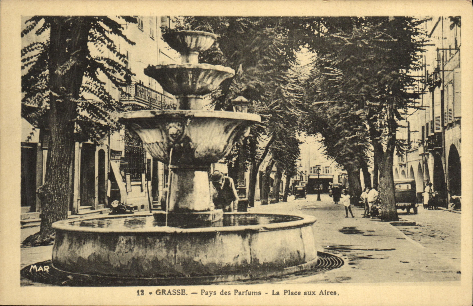 Pais graso de la POSTAL de la VENDIMIA de los perfumes el lugar a las superficies