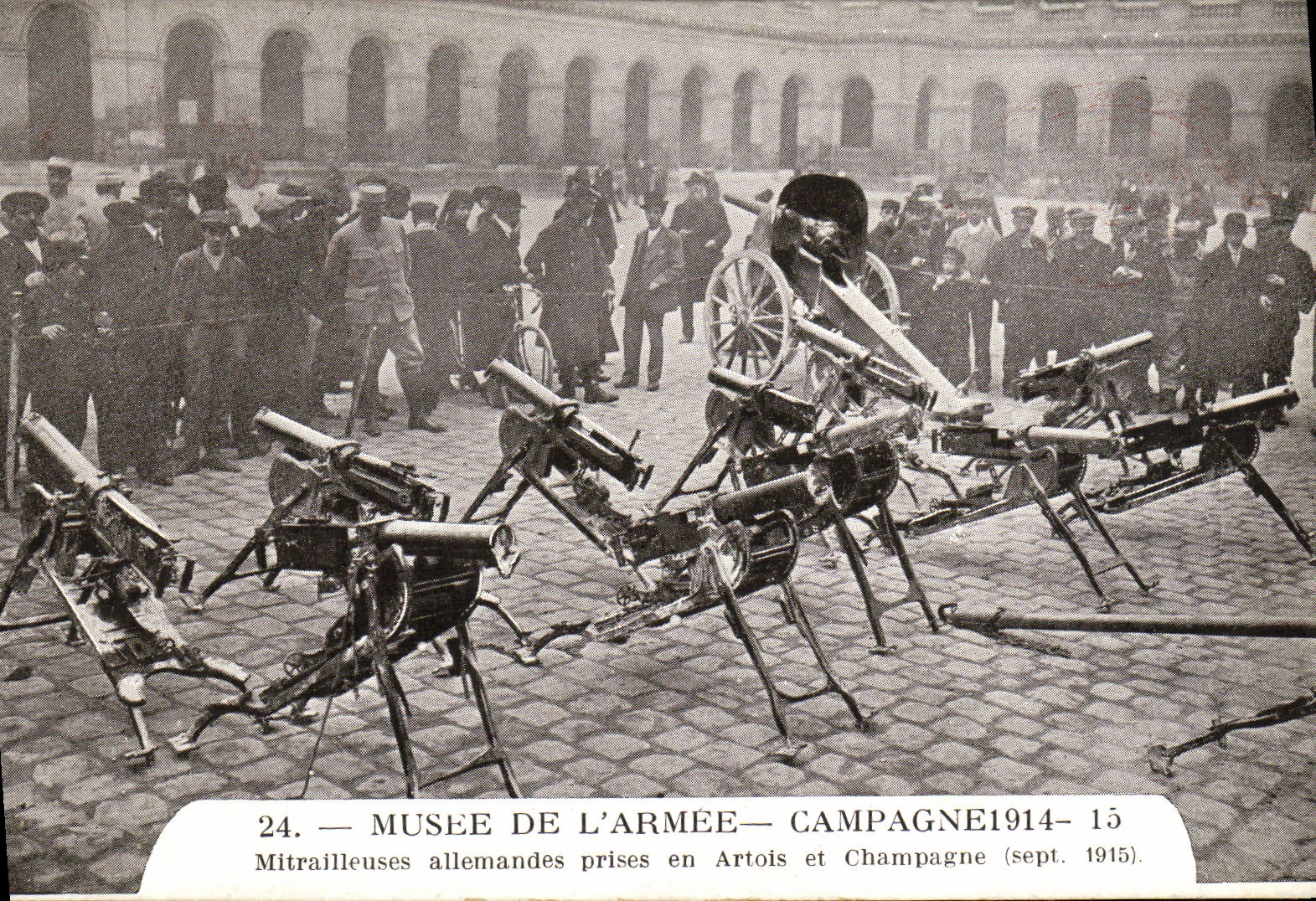 CPA Musee De L Armee Campagne 1914 1915 Mitrailleuses allemandes prises en Artois et Champagne Militaria