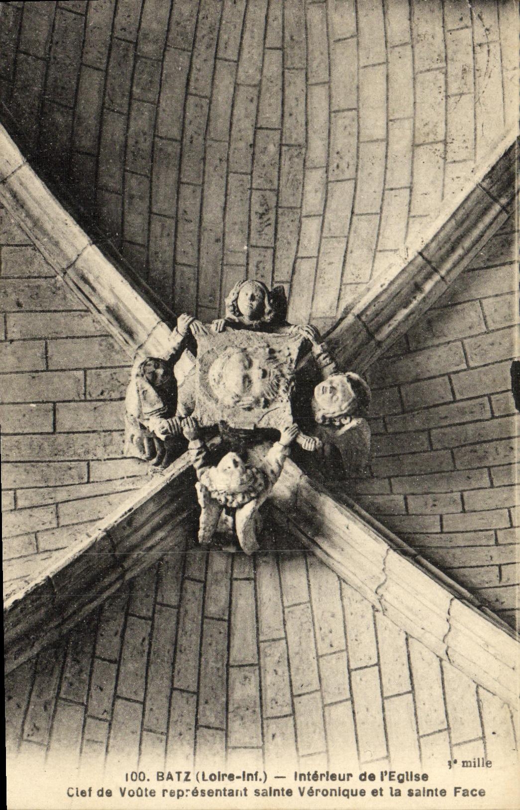 VINTAGE POSTCARD Batz the Loire Interior of L church Keystone representing Sainte Veronique and the holy face