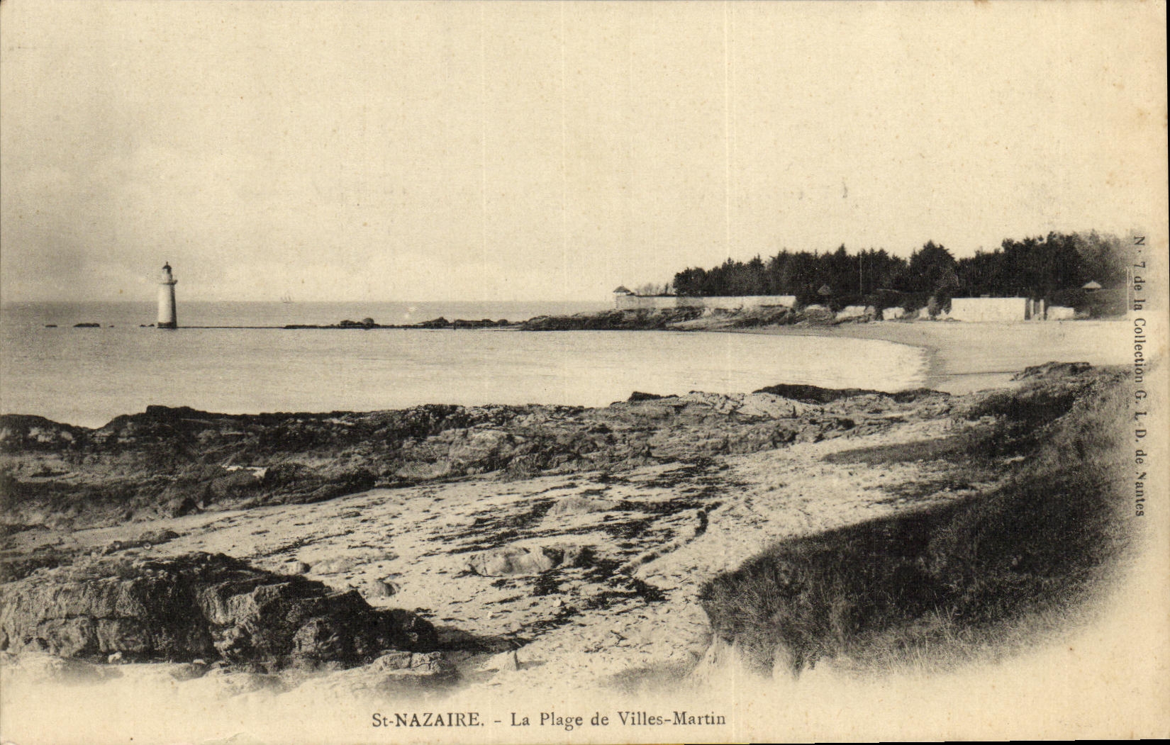 VINTAGE POSTCARD St Nazaire the Beach of Martin Cities