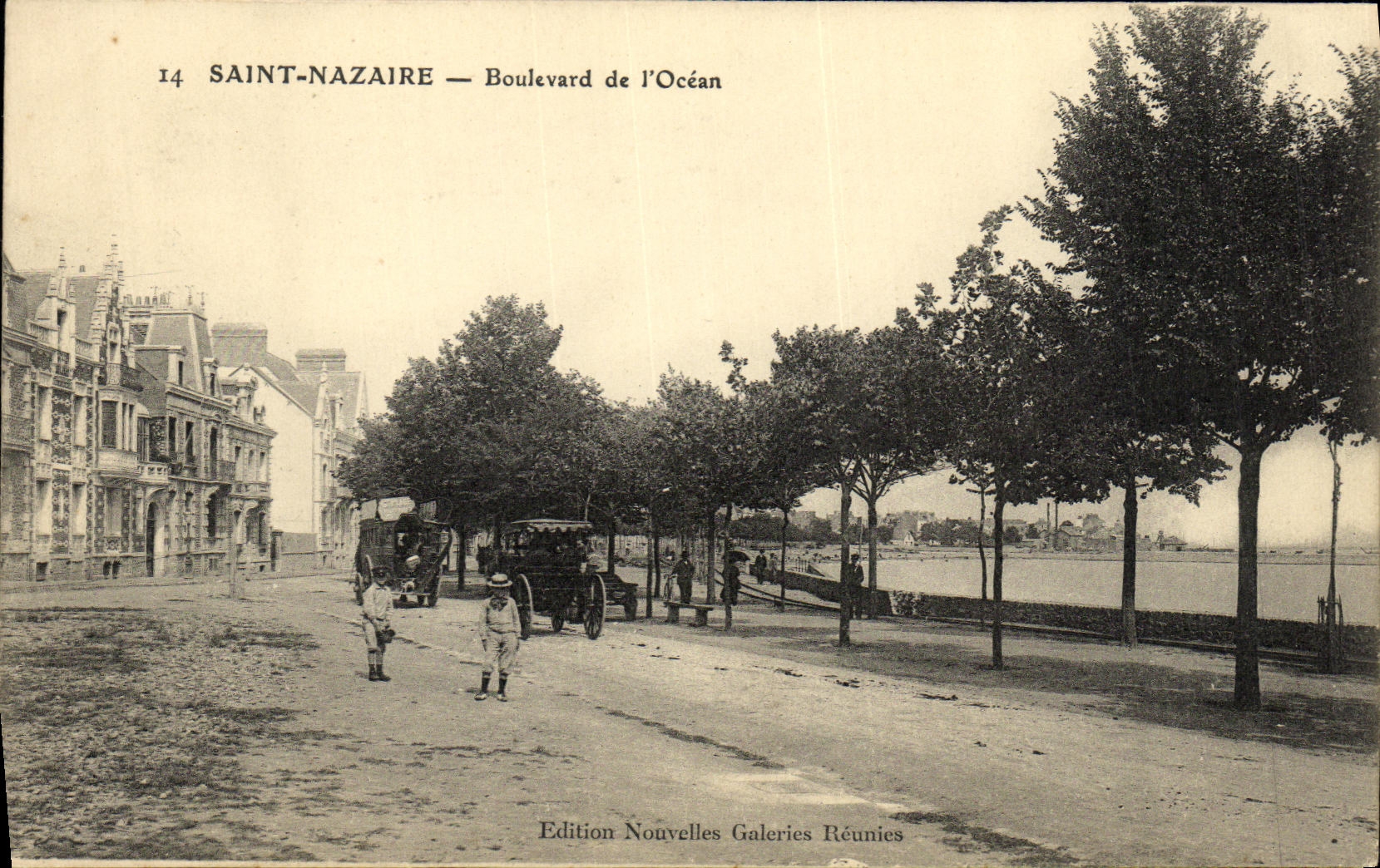 VINTAGE POSTCARD St Nazaire Boulevard of L ocean Bus Children