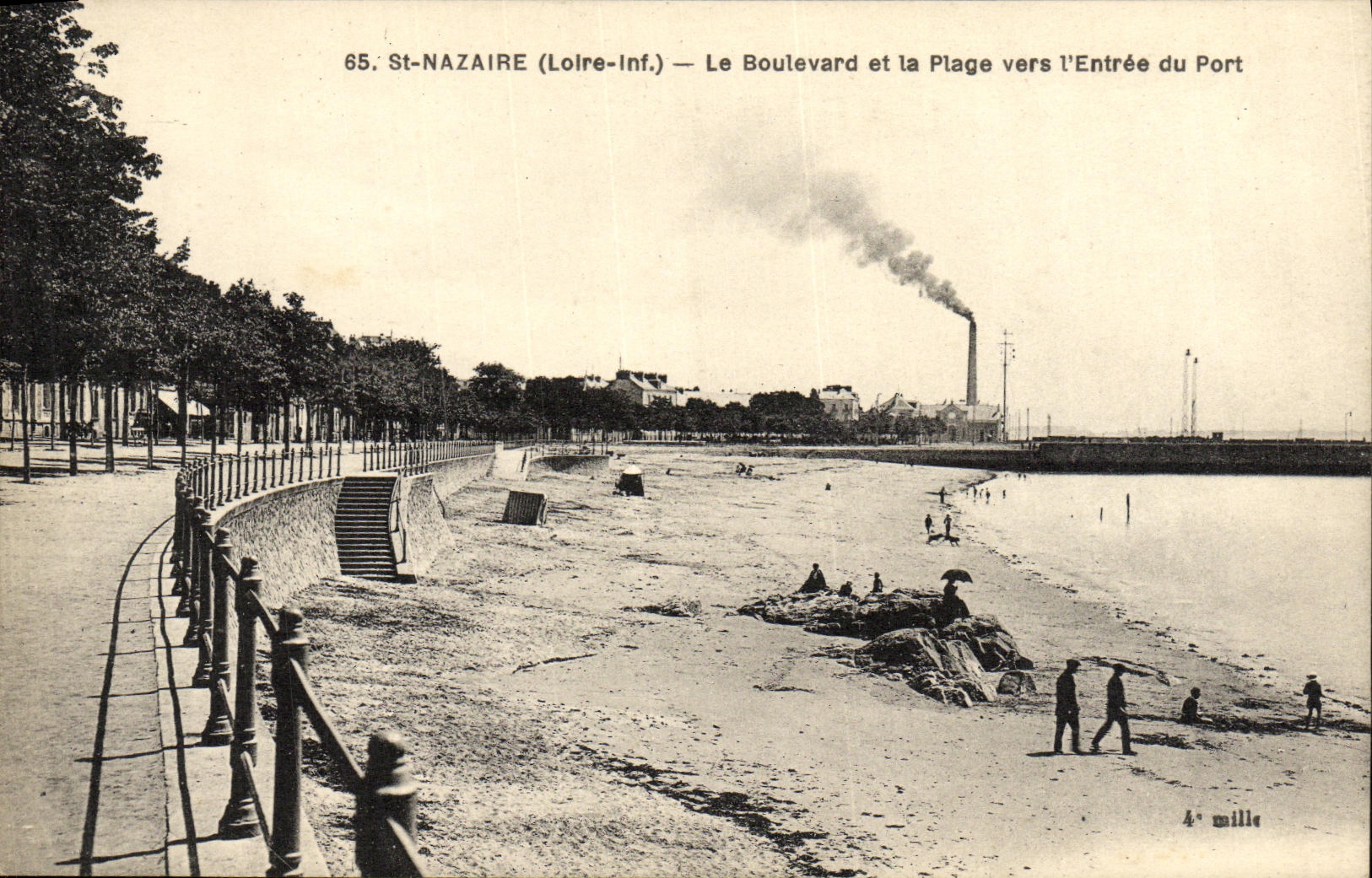 VINTAGE POSTCARD St Nazaire the Boulevard and the beach towards L entered of the port