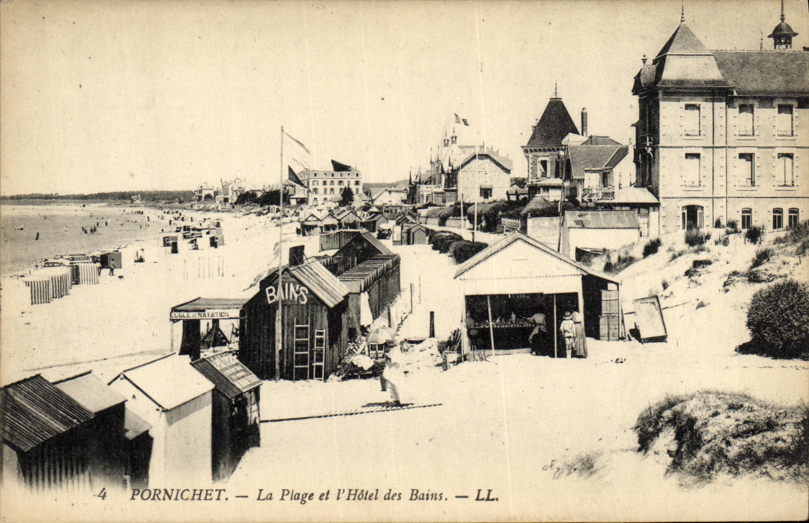 VINTAGE POSTCARD Pornichet the Beach and L Hotel of the baths