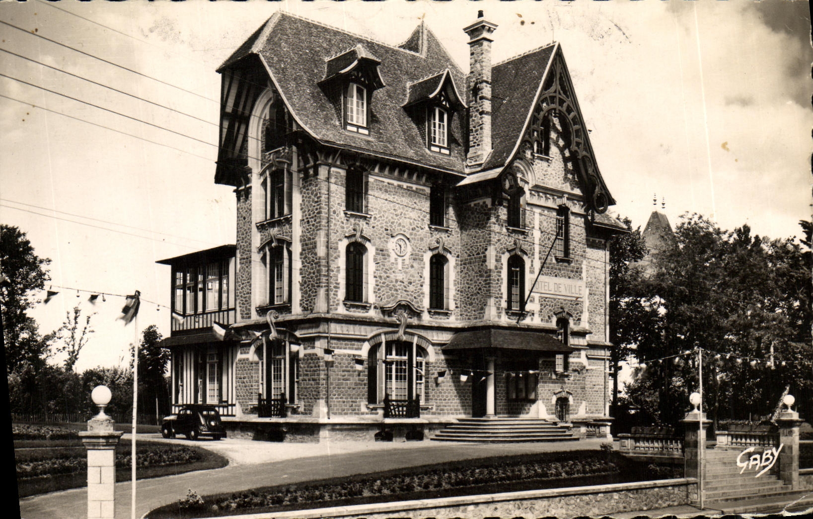 MODERN CARD Pornichet L Town hall