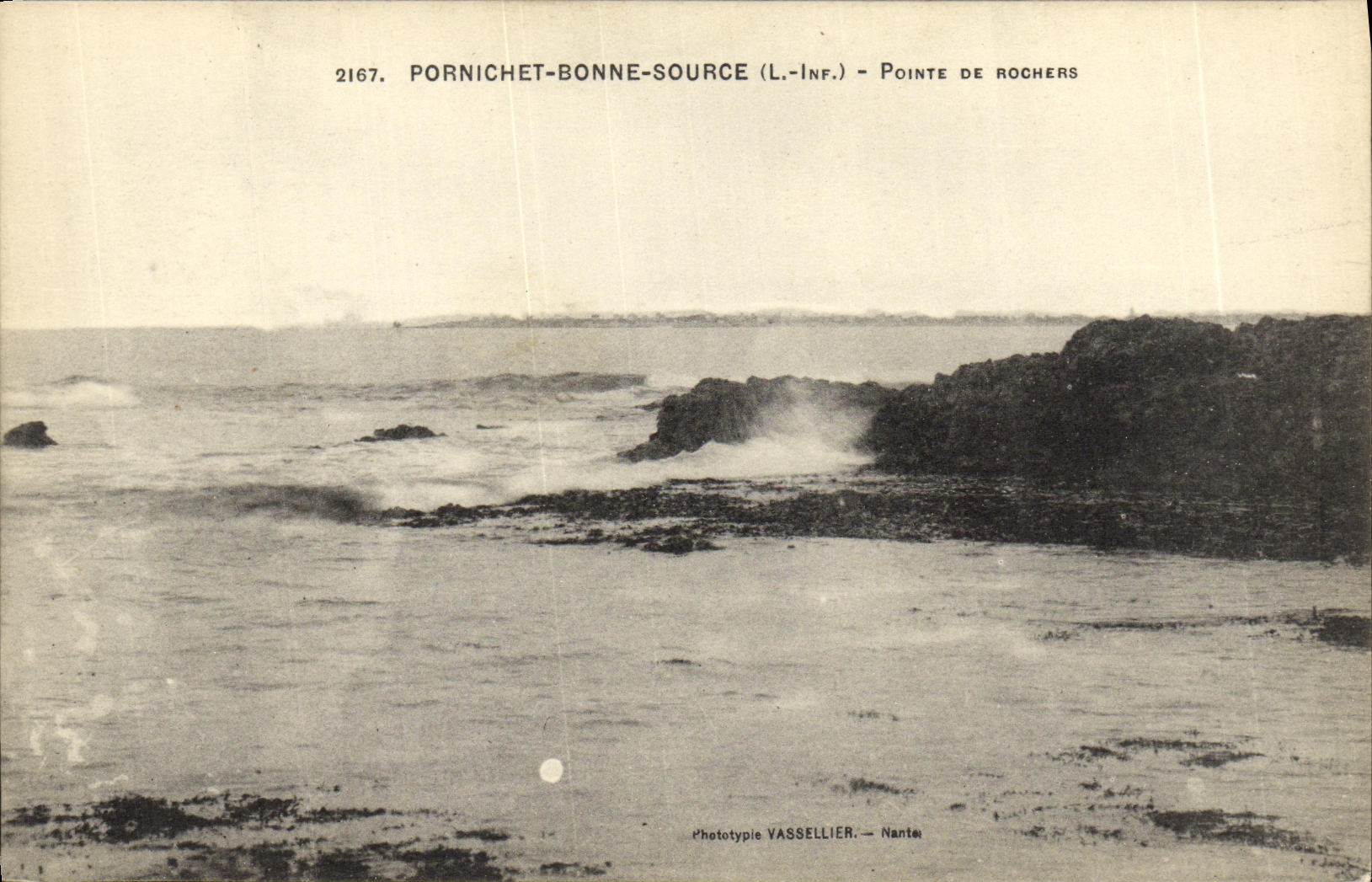 VINTAGE POSTCARD Pornichet Good Source Top of Rocks