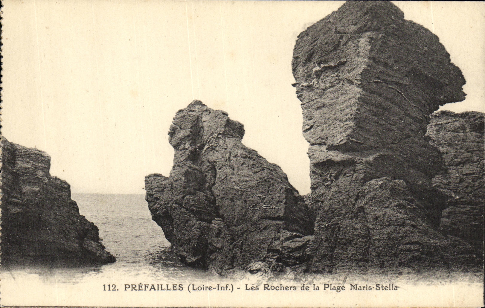 Rocas de Prefailles de la POSTAL de la VENDIMIA del Stele de los maridos de la playa