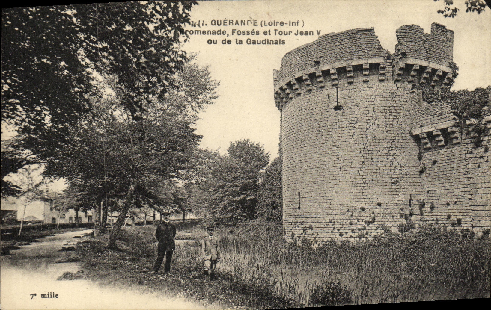 CPA Guerande Promenade Fosses et Tour Jean ou de La V ou de la Gaudinais