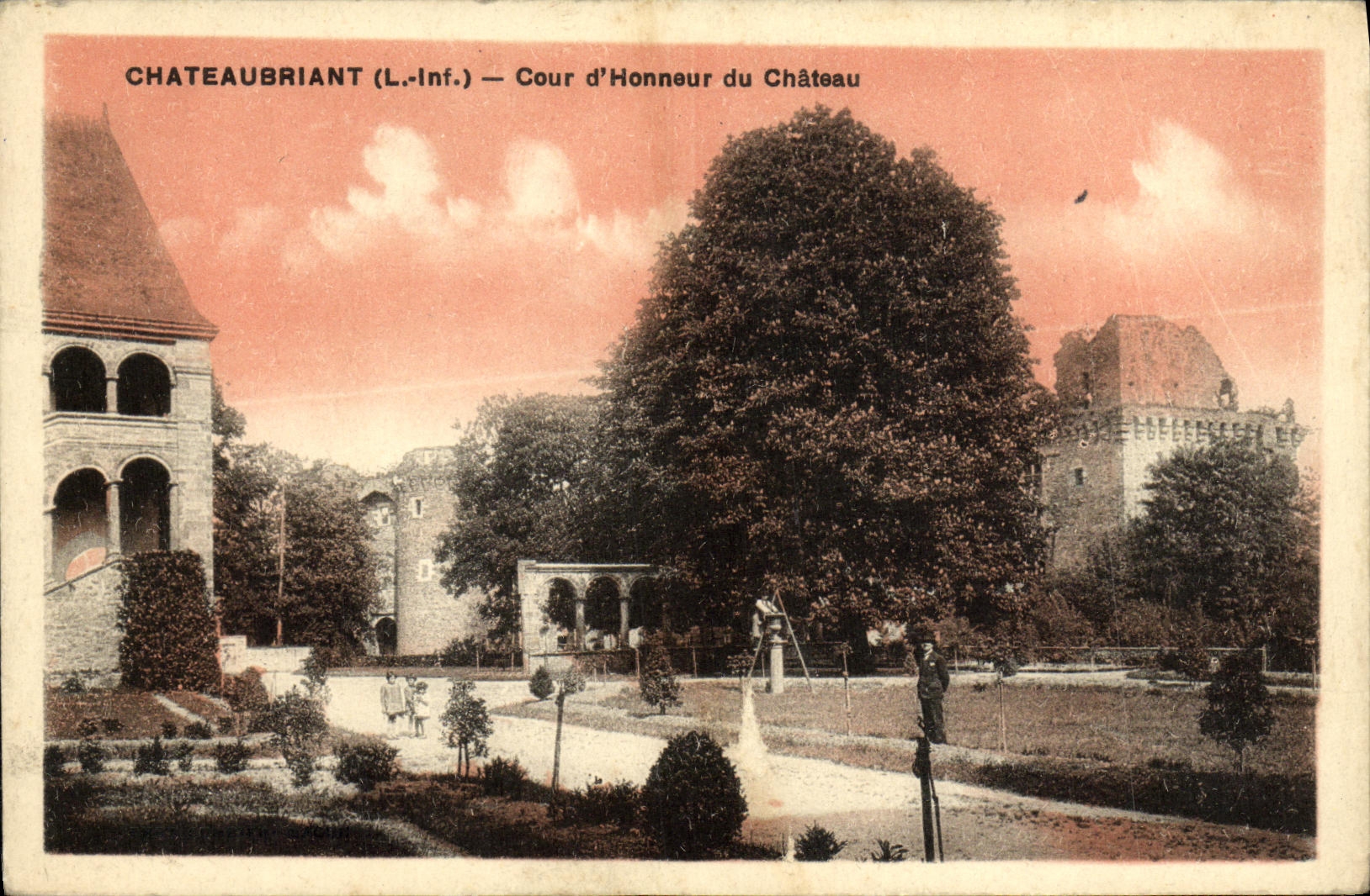 VINTAGE POSTCARD Chateaubriant Court D honor of the castle