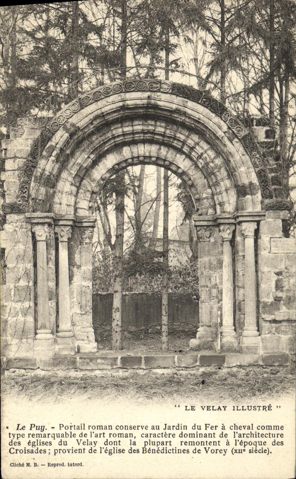 Cosnerve romantico de Puy Portail de la POSTAL de la VENDIMIA con el jardin de la herradura