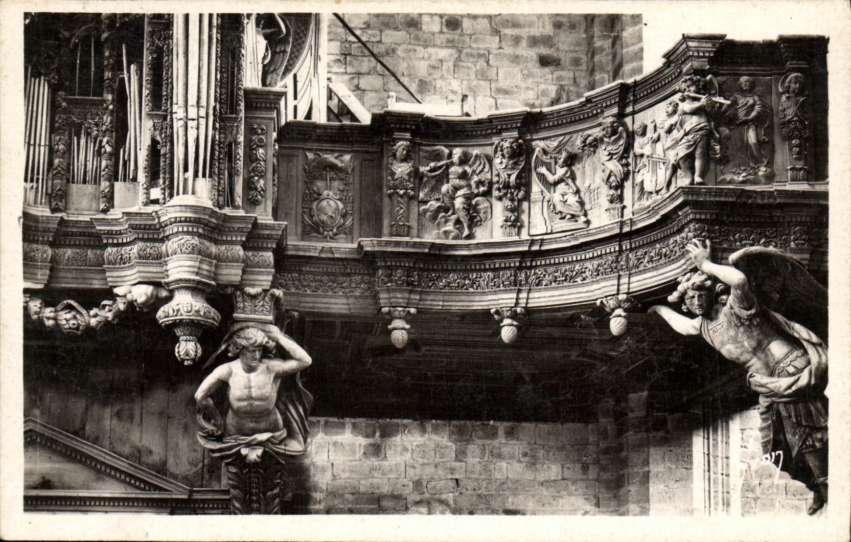 VINTAGE POSTCARD the Chair God Detail of the Dresser D organ of L abbey church