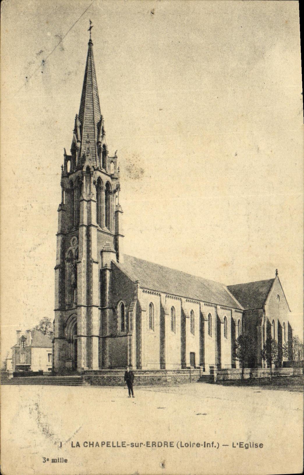POSTAL de la VENDIMIA La Chapelle en Erdre L iglesia