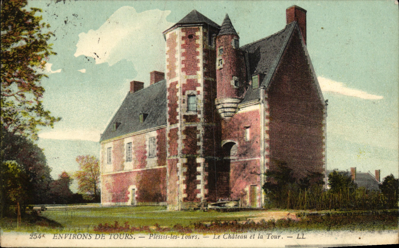 CPA Environs De Tours Plessis les Tours Le Chateau et le Tour