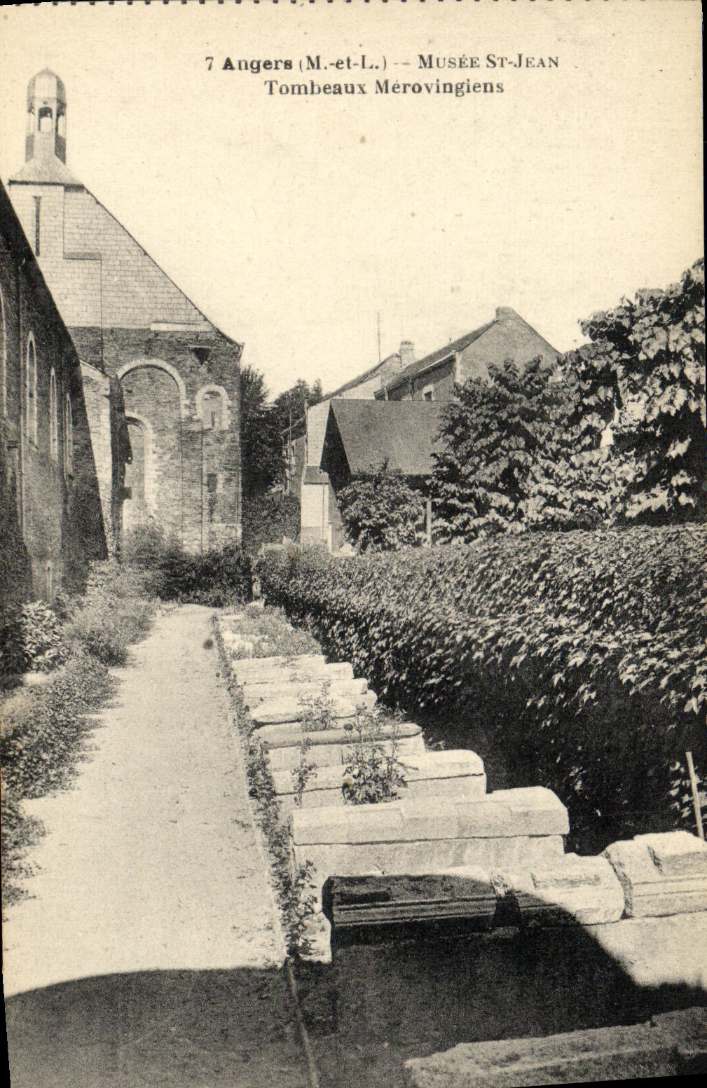 CPA Angers Musee St Jean Tombeaux Merovingiens