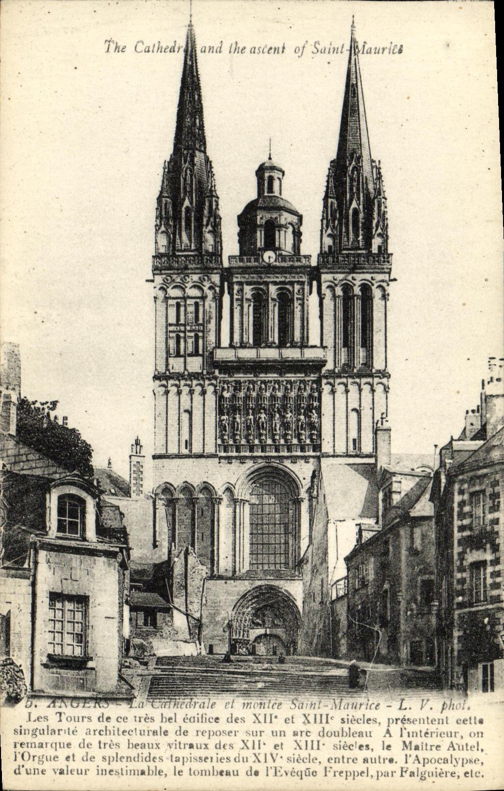 CPA Angers La Cathedrale et montee St Maurice
