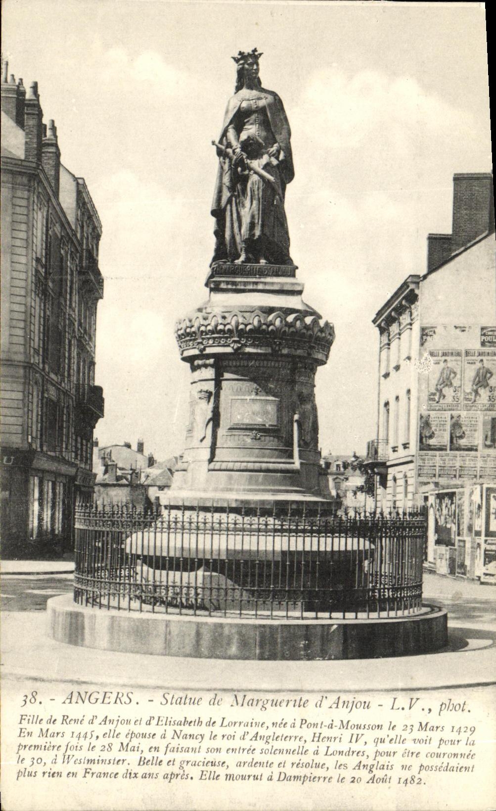 CPA Angers Statue de Marguerite d Anjou
