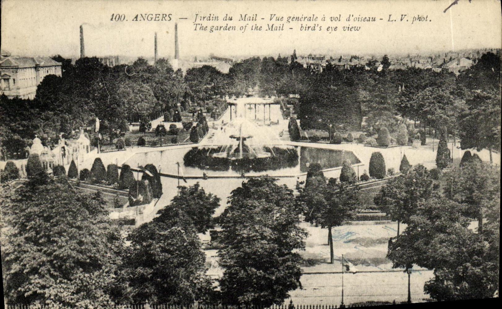 CPA Angers Jardin du Mail Vue generale a vol d oiseau