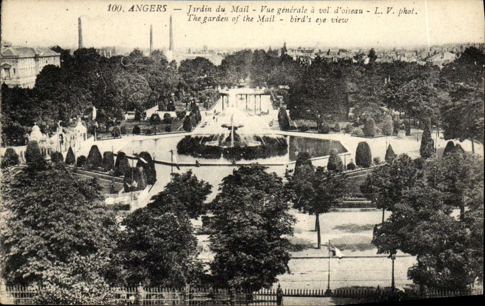 CPA Angers Jardin du Mail Vue generale a Vol d oiseau