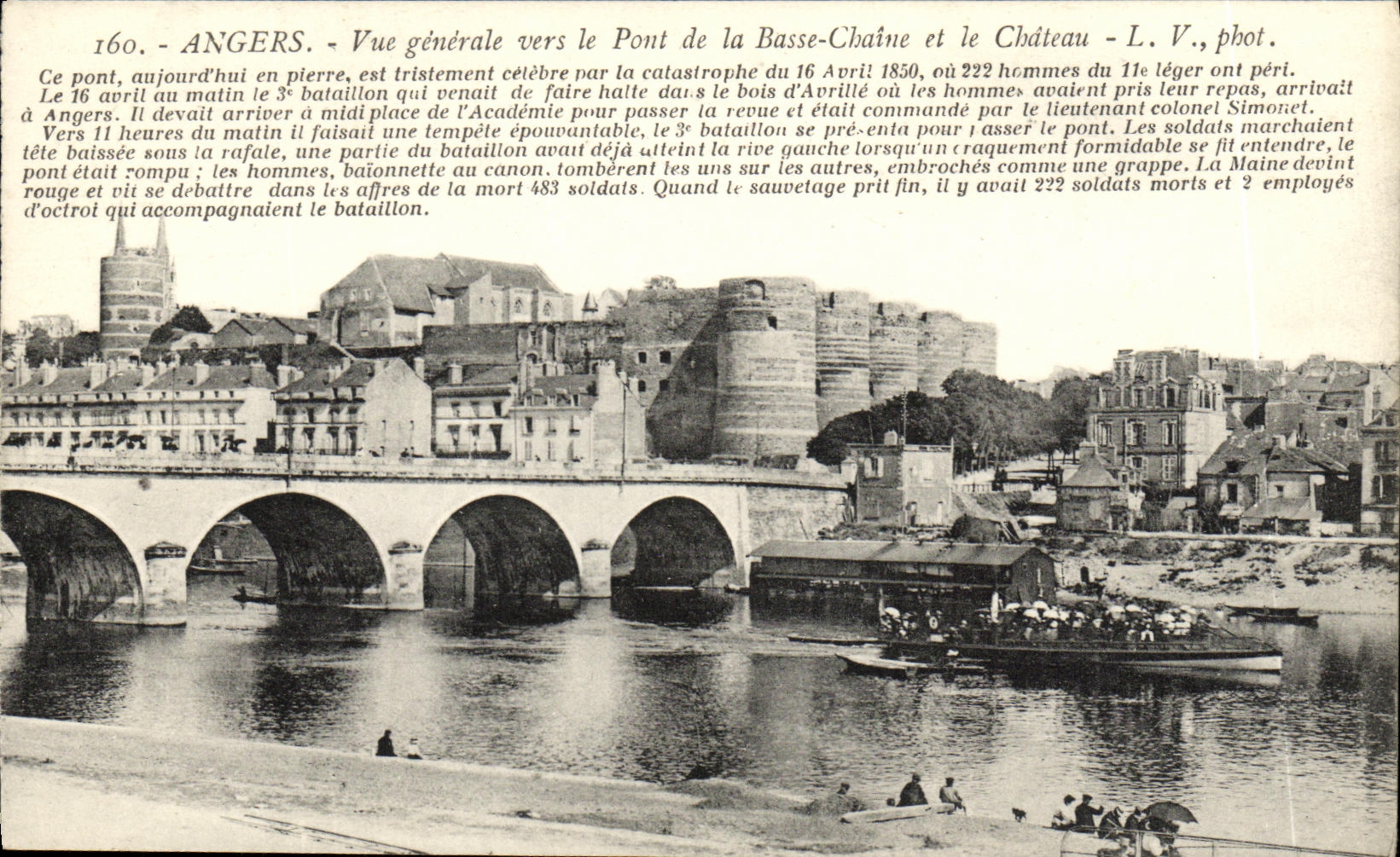 CPA Angers Vue generale vers le Pont de la Basse Chaine et le Chateau Bateau
