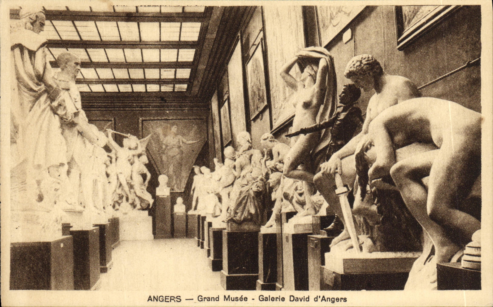 CPA Angers Grand Musee Galerie David d Angers