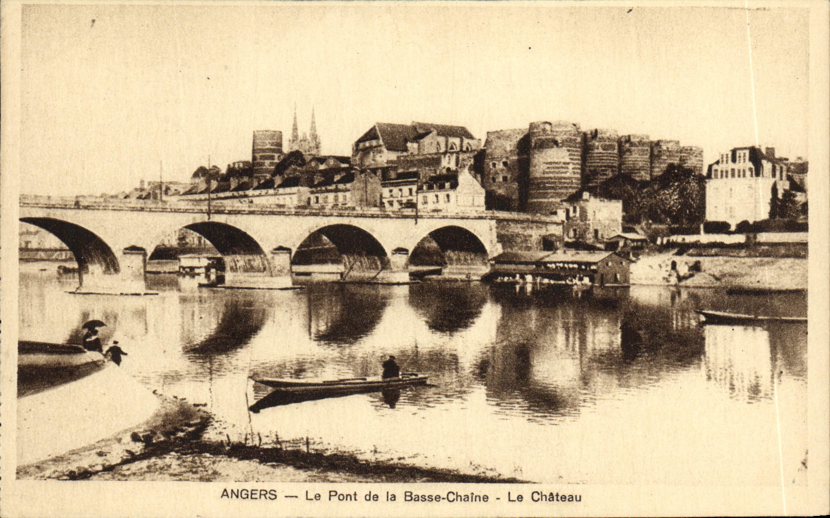 CPA Angers Le Pont de la Basse Chaine Le Chateau