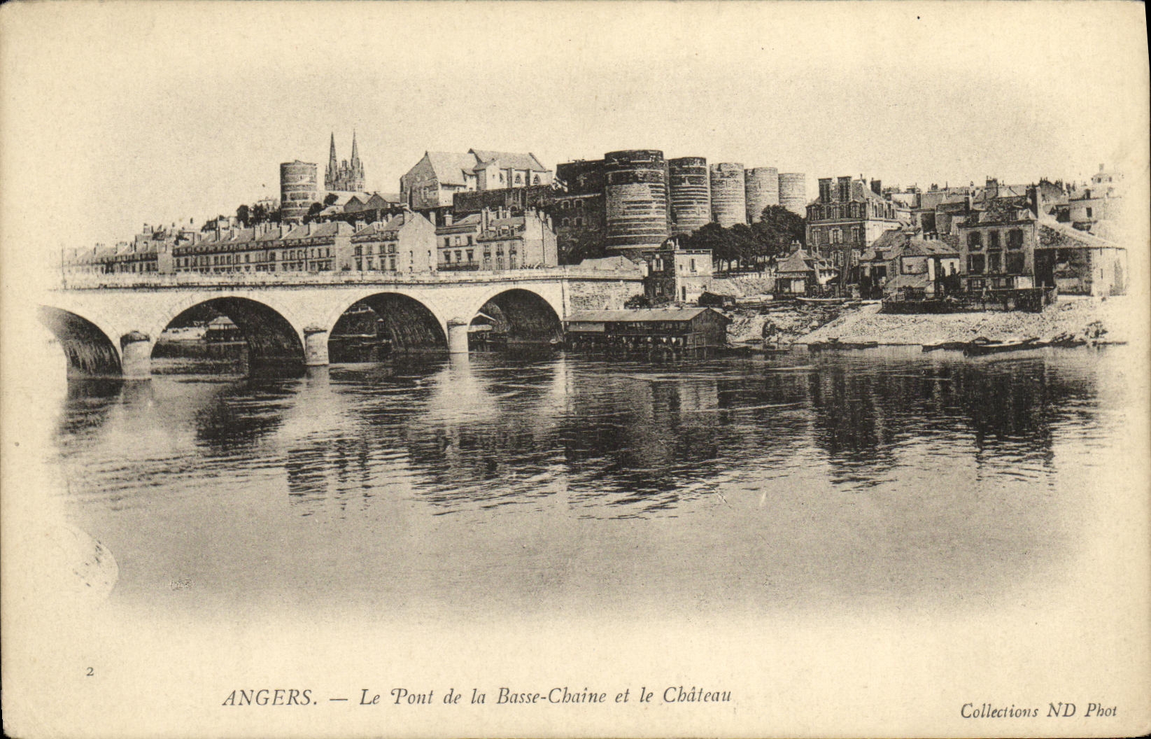 CPA Angers Le Pont de la Basse Chaine et le Chateau