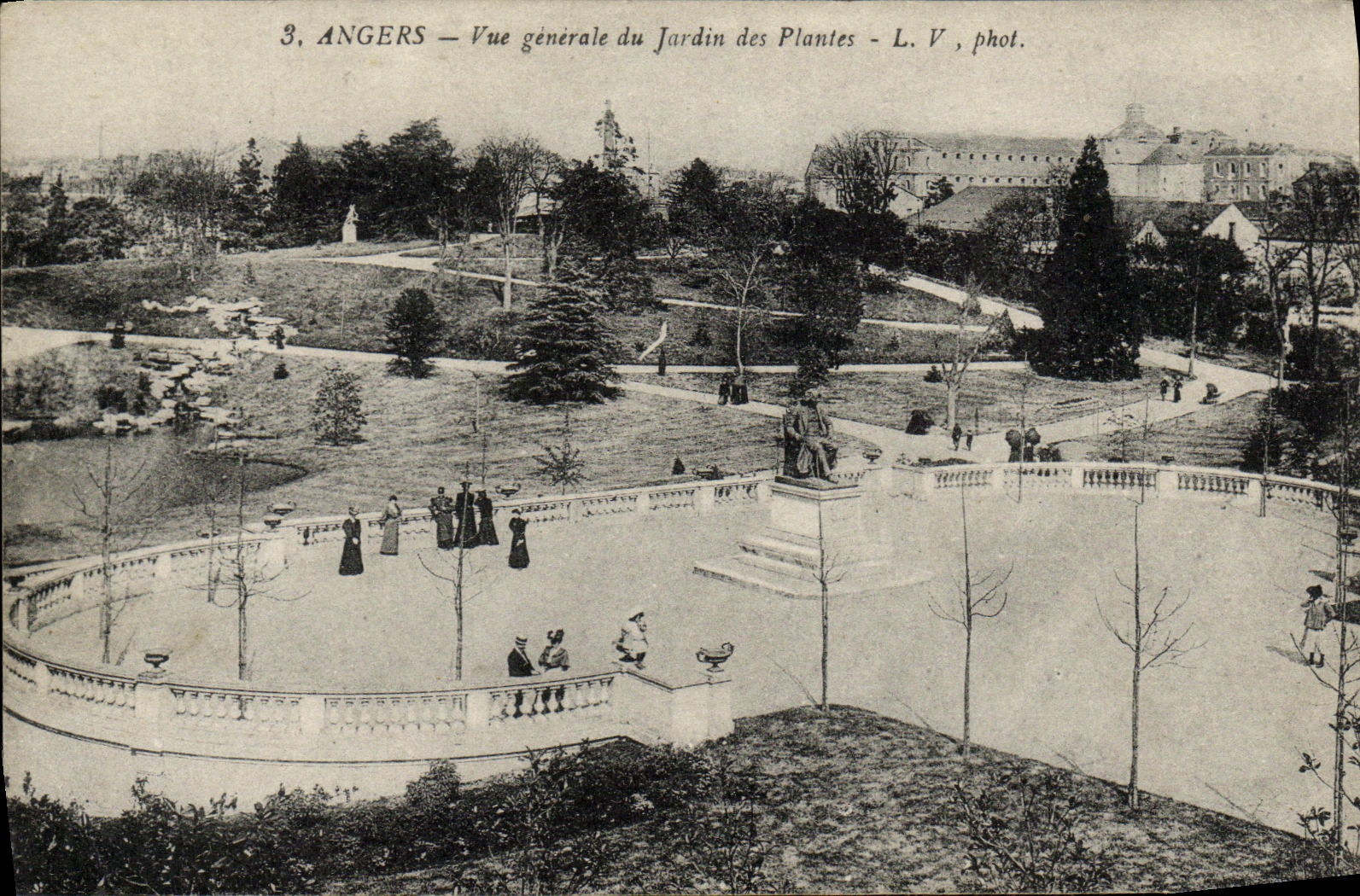 CPA Angers Vue generale du Jardin des Plantes