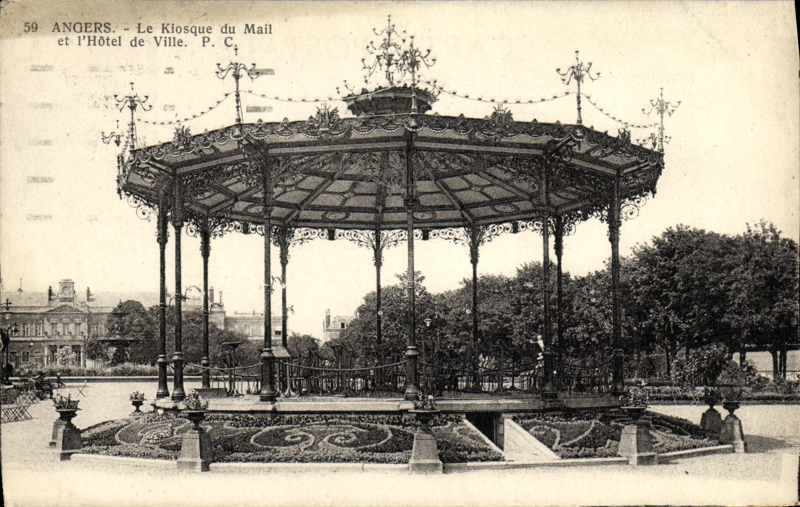 CPA Angers Le Kiosque du Mail et l Hotel de Ville