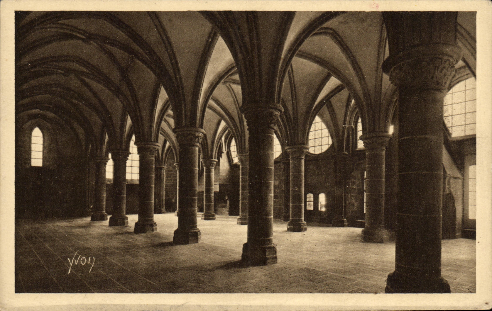 CPA Mont Saint Michel Abbaye Salle des Chevaliers