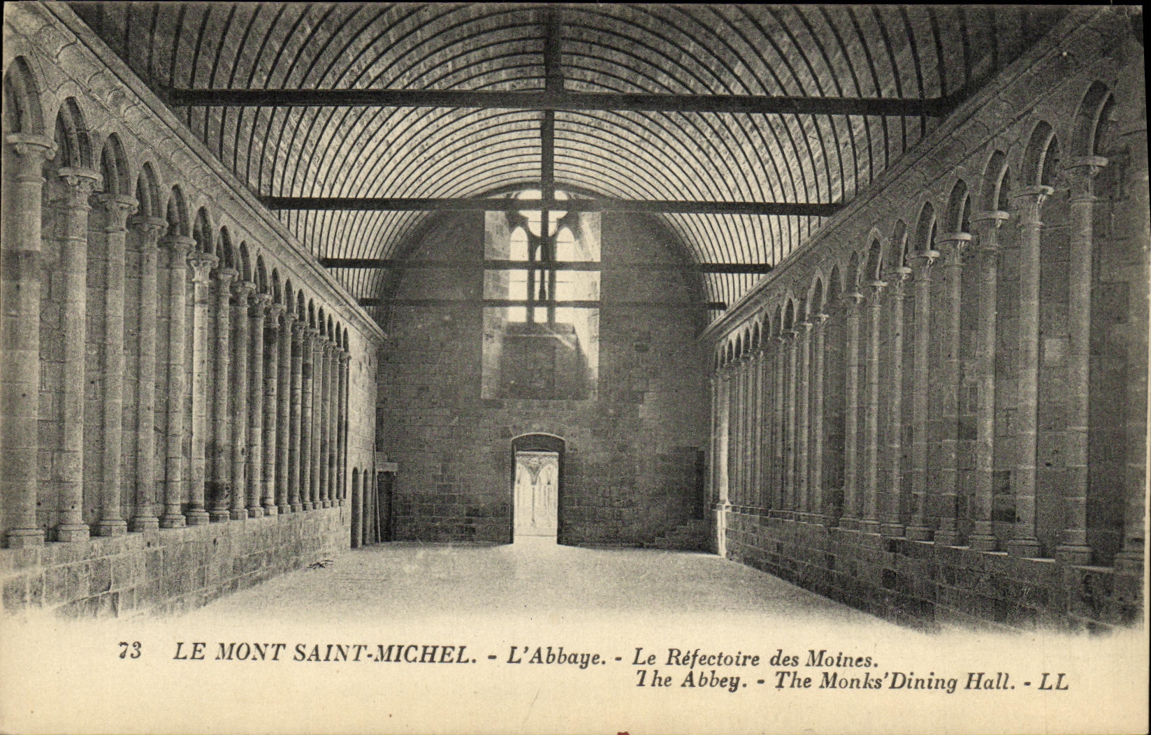 CPA Le Mont Saint Michel L Abbaye Le Refectoire des Moines