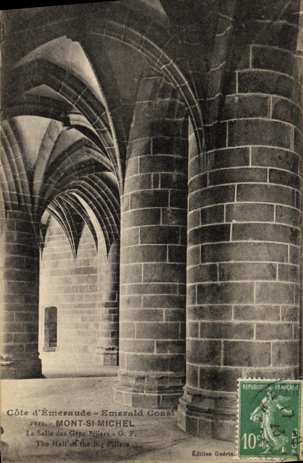 CPA Mont St Michel La salle des gros piliers