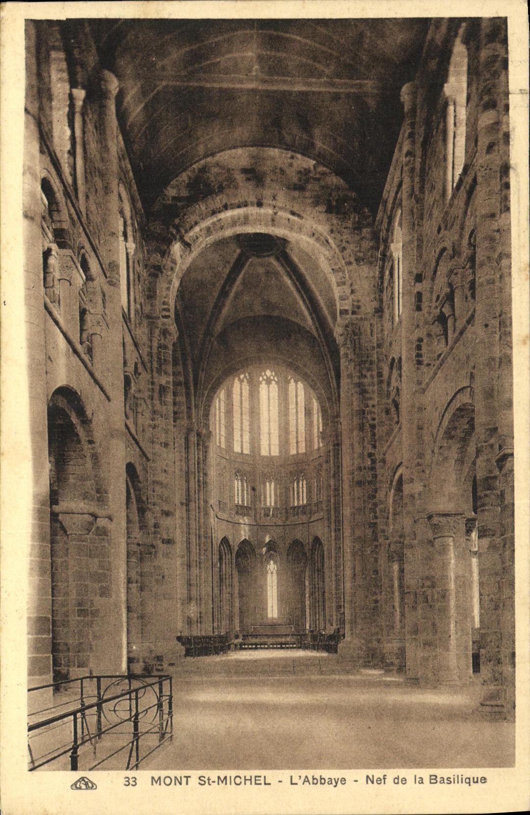 CPA Mont St Michel L Abbaye Nef de la Basilique