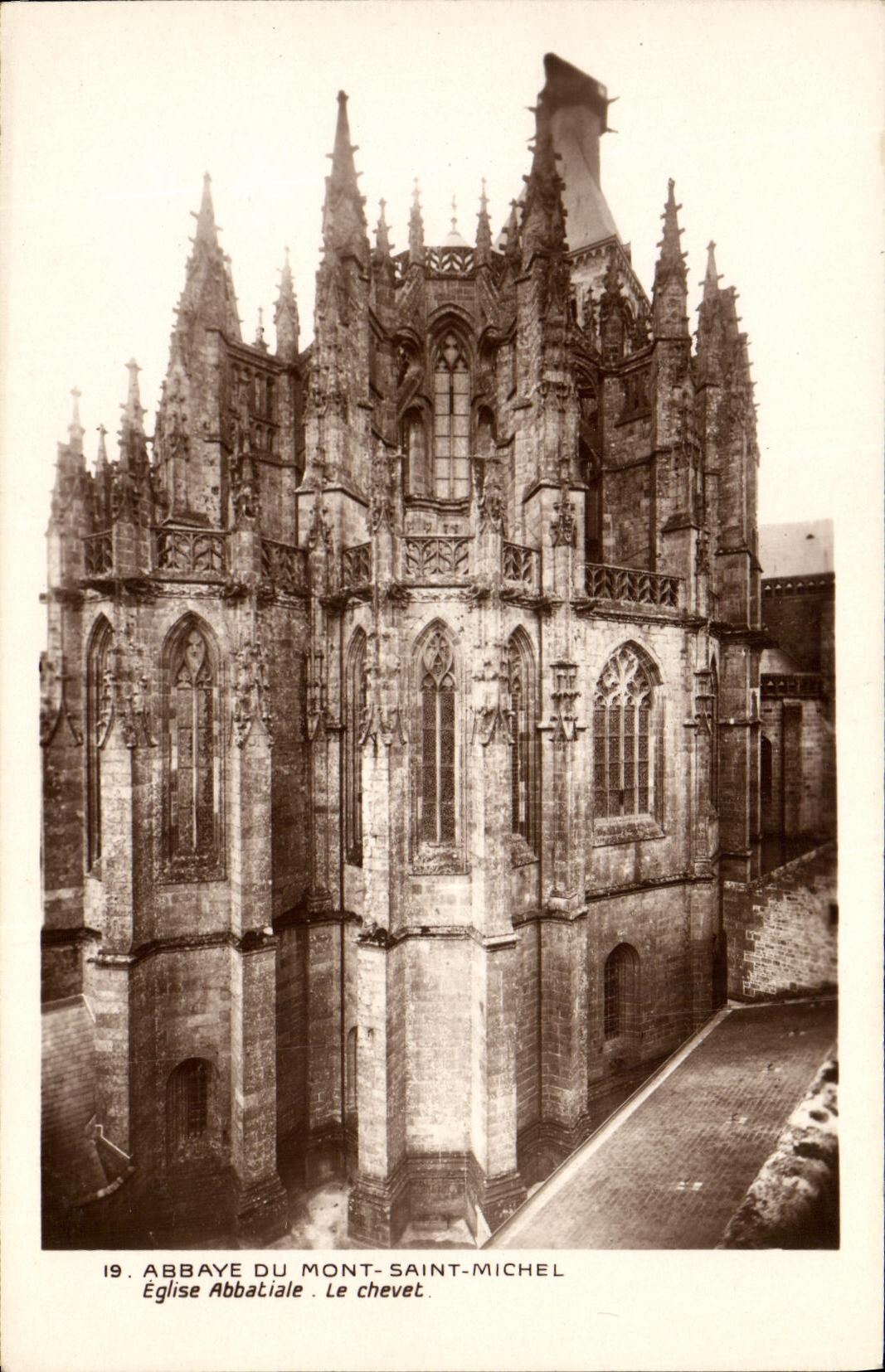 CPA Abbaye du Mont Saint Michel Eglise Abbatiale Le Chevet