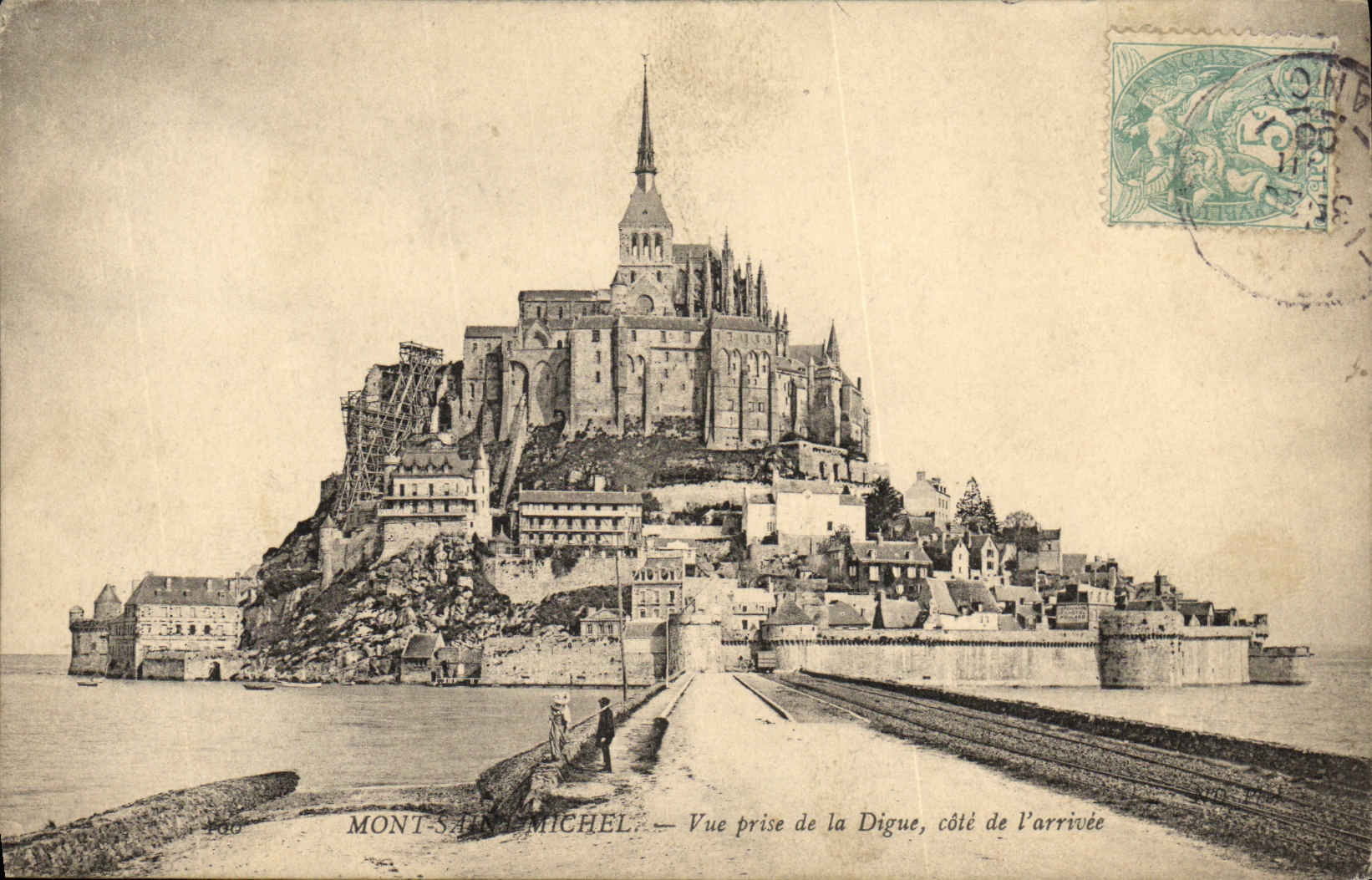CPA Mont Saint Michel Vue prise de la Digue cote de l arrivee